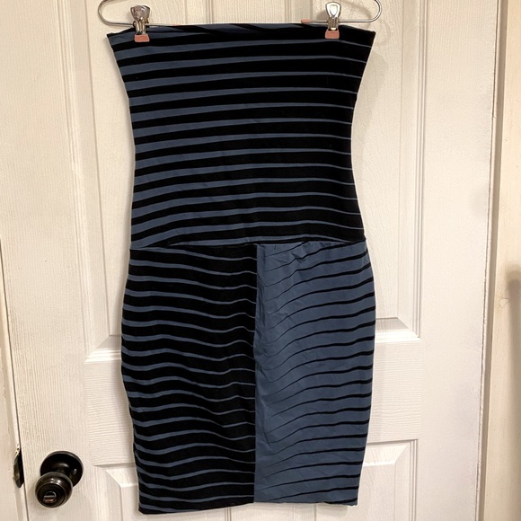 Striped Strapless Bodycon Dress - Picture 2 of 2